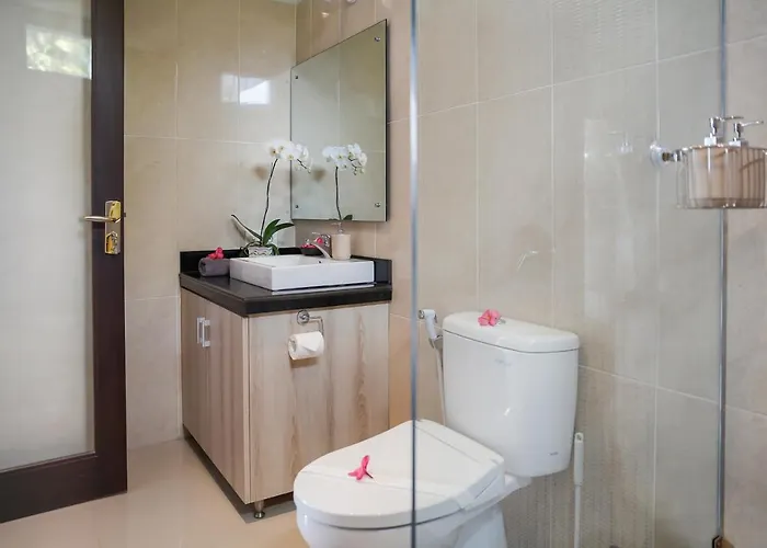 Villa 66, 5 Min Walk To Double 6 Seminyak